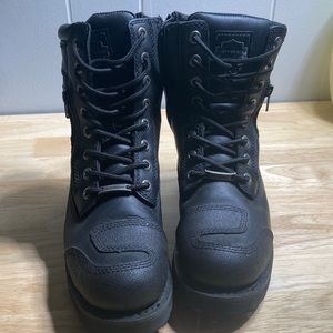 Women’s riding boots with toe protection